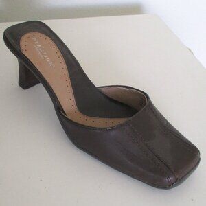 Kenneth Cole Reaction Womens Brown Leather Slide 2.5" Heel - Size 10M